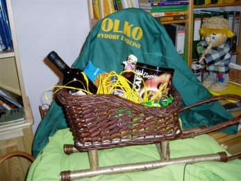 gift wicker sled