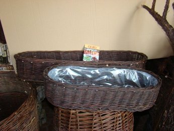 Oval balcony flower pot