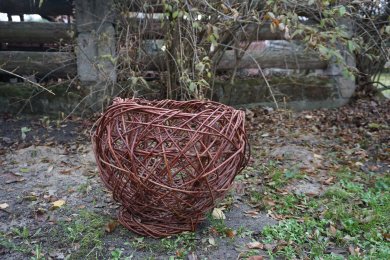 Wicker ball pot
